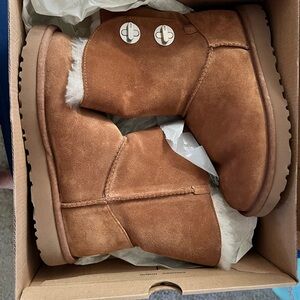 UGG Chestnut Classic Boots